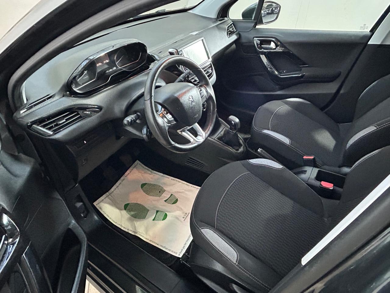 Peugeot 208 PureTech 82 5 porte Allure