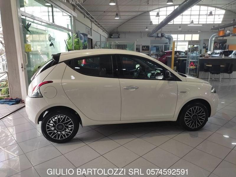 Lancia Ypsilon 1.0 FireFly 5 porte S&S Hybrid Platino