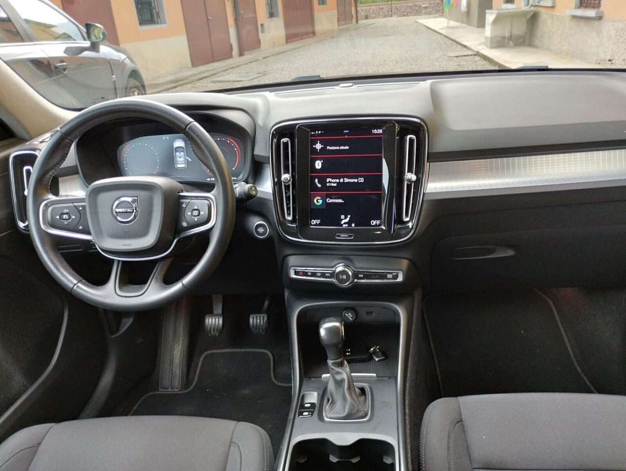 Volvo XC40 T2 Momentum Core