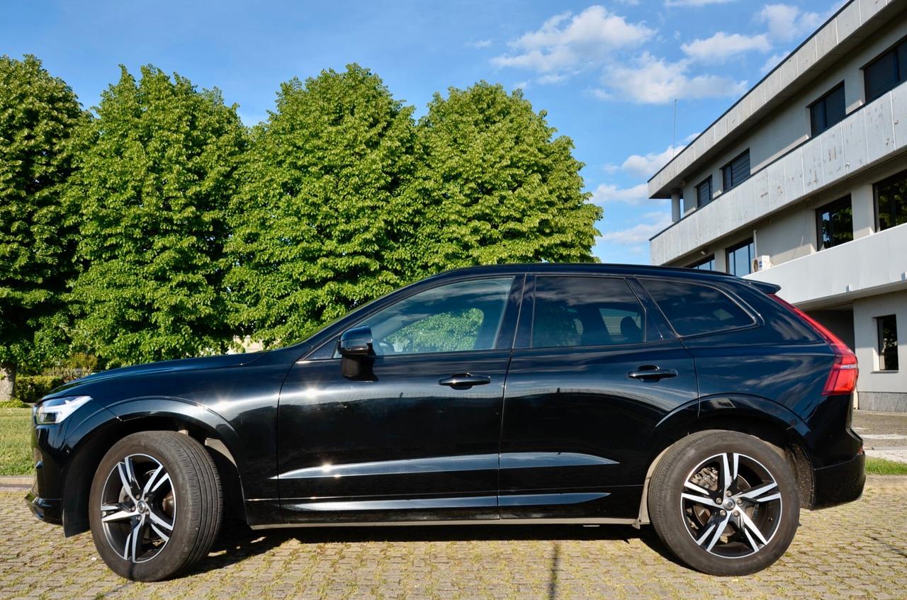 VOLVO XC60 2.0 d4 R-DESIGN AWD 190cv GEARTRONIC, UNICOPROPRIETARIO, UFF ITALIANA, EURO 6D, FULL LED, NAVI, 19", PERMUTE