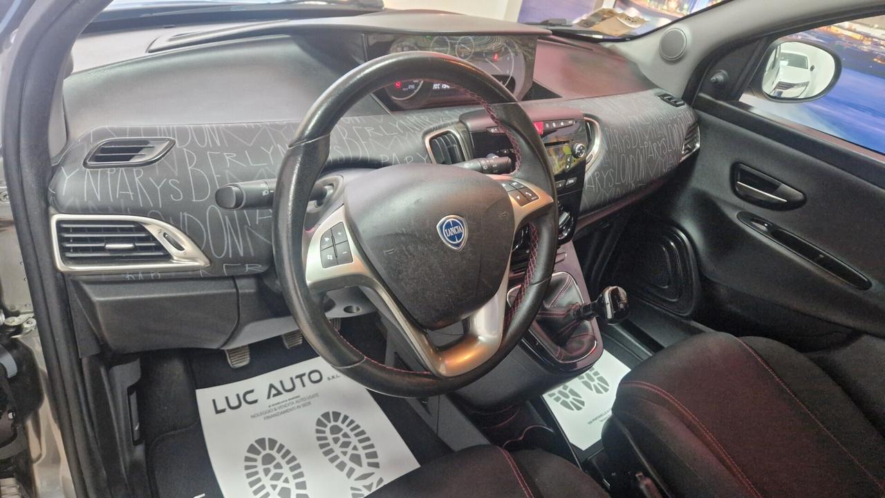 Lancia Ypsilon 1.3 MJT bicolor