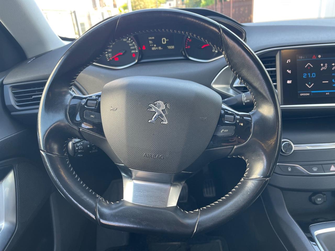 Peugeot 308 BlueHDi 130 S&S EAT8 SW Allure