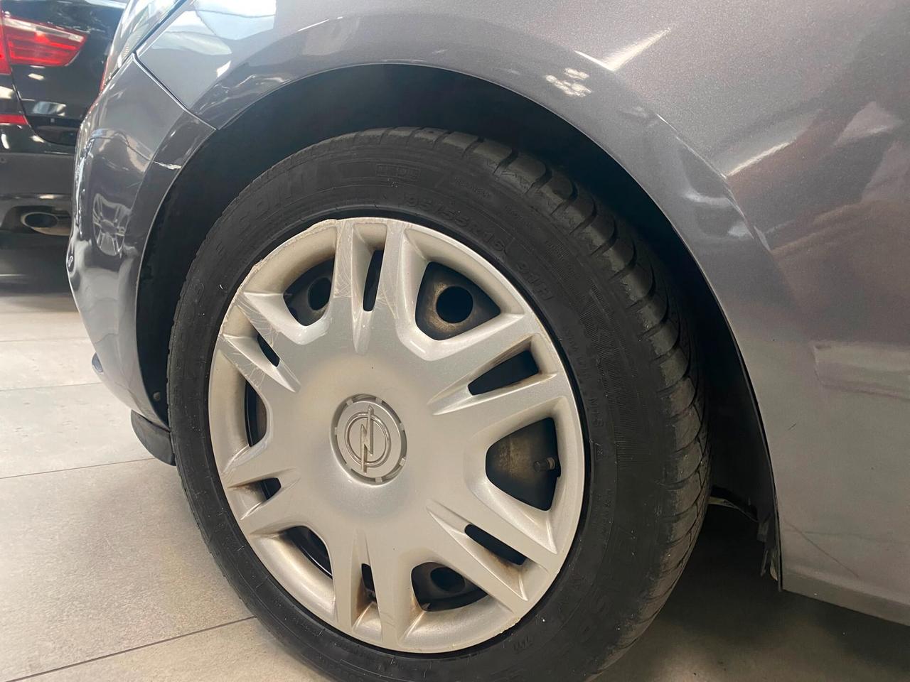 Opel Corsa 1.4 90CV GPL Tech 5 porte Advance