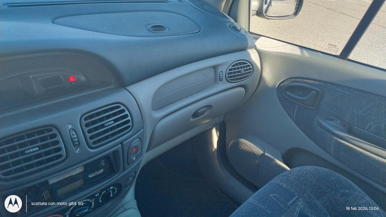 Renault Megane Scénic 1.6 16V RXE