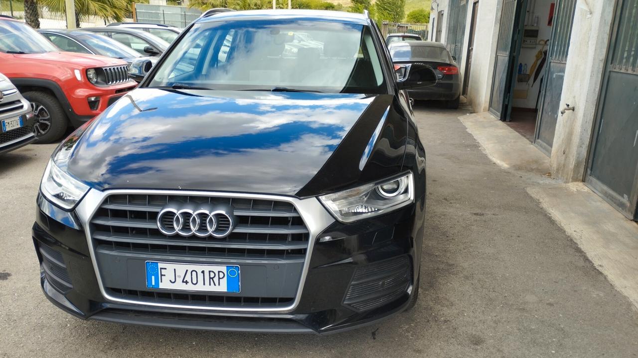 Audi Q3 2.0 TDI 120 CV Design