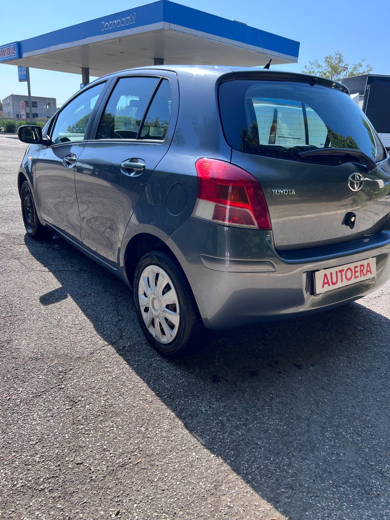 Toyota Yaris 1.0 5 porte