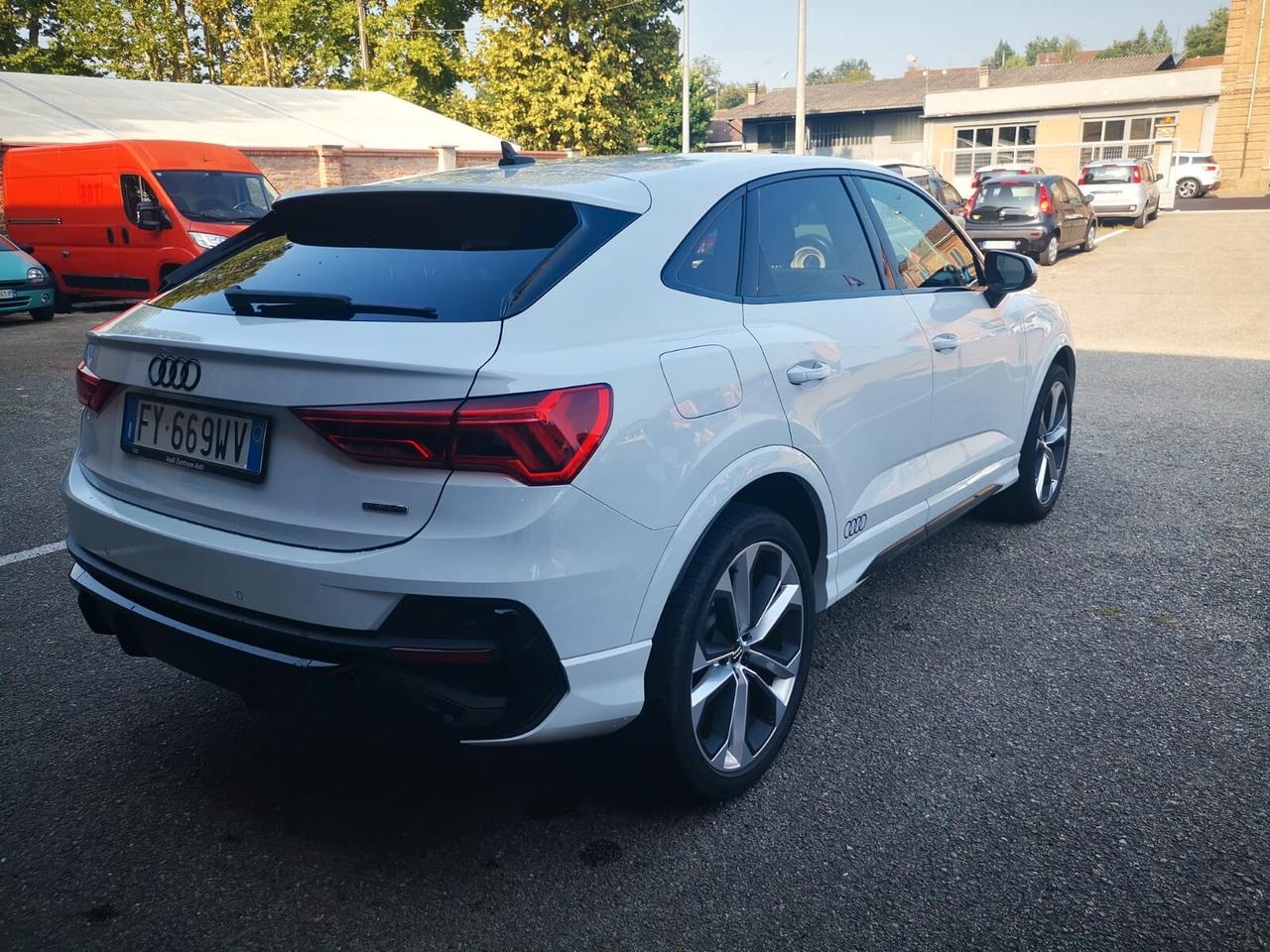 Audi Q3 40 TFSI quattro S tronic S line edition