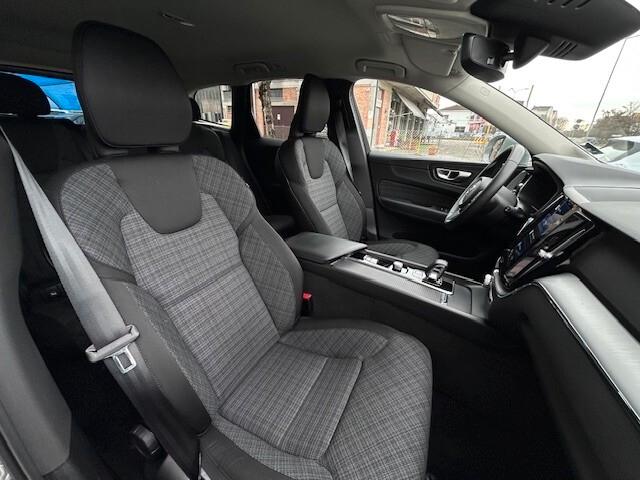 Volvo XC 60 XC60 B4 (d) automatico Core SUBENTRO LEASING