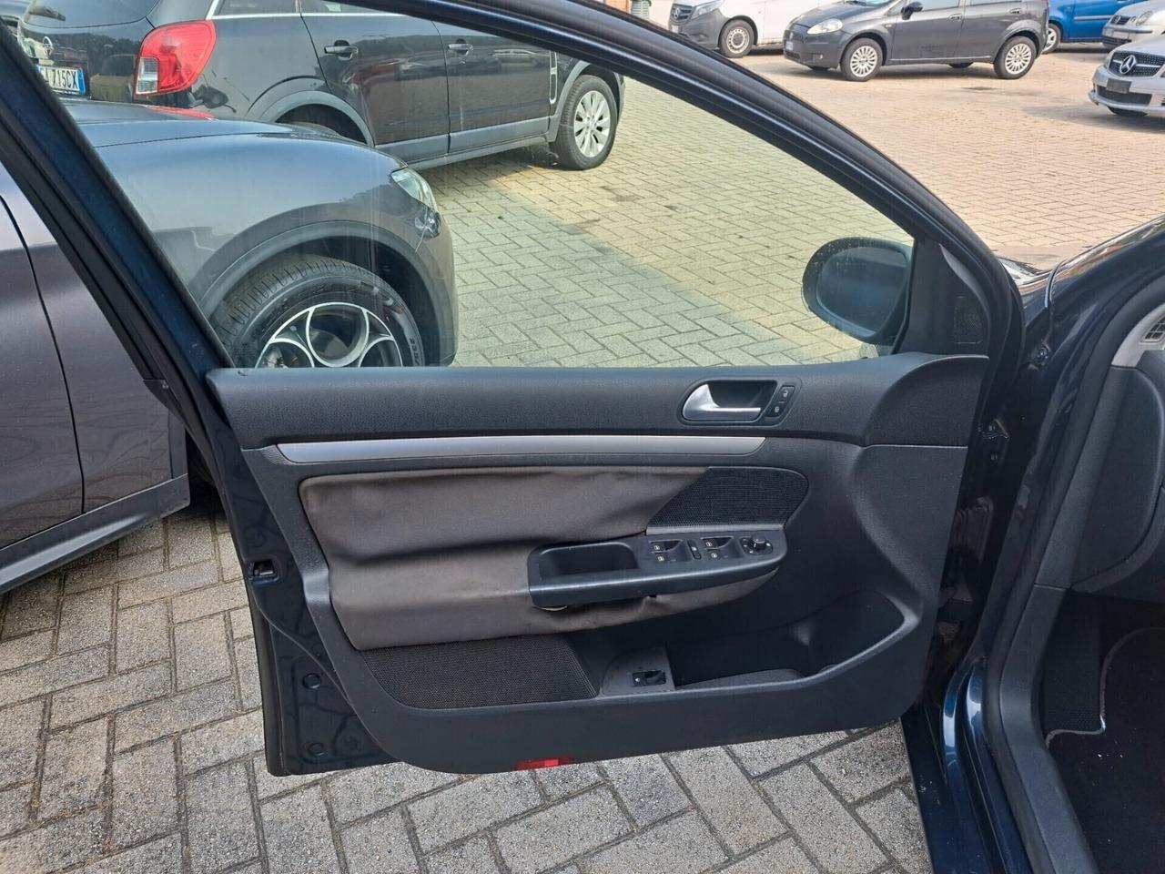 Volkswagen Golf 1.9 5p. / 105CV / OK NEOPATENTATI