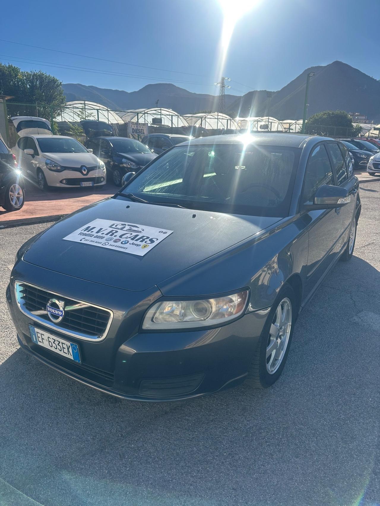 Volvo V50 D2 R-design