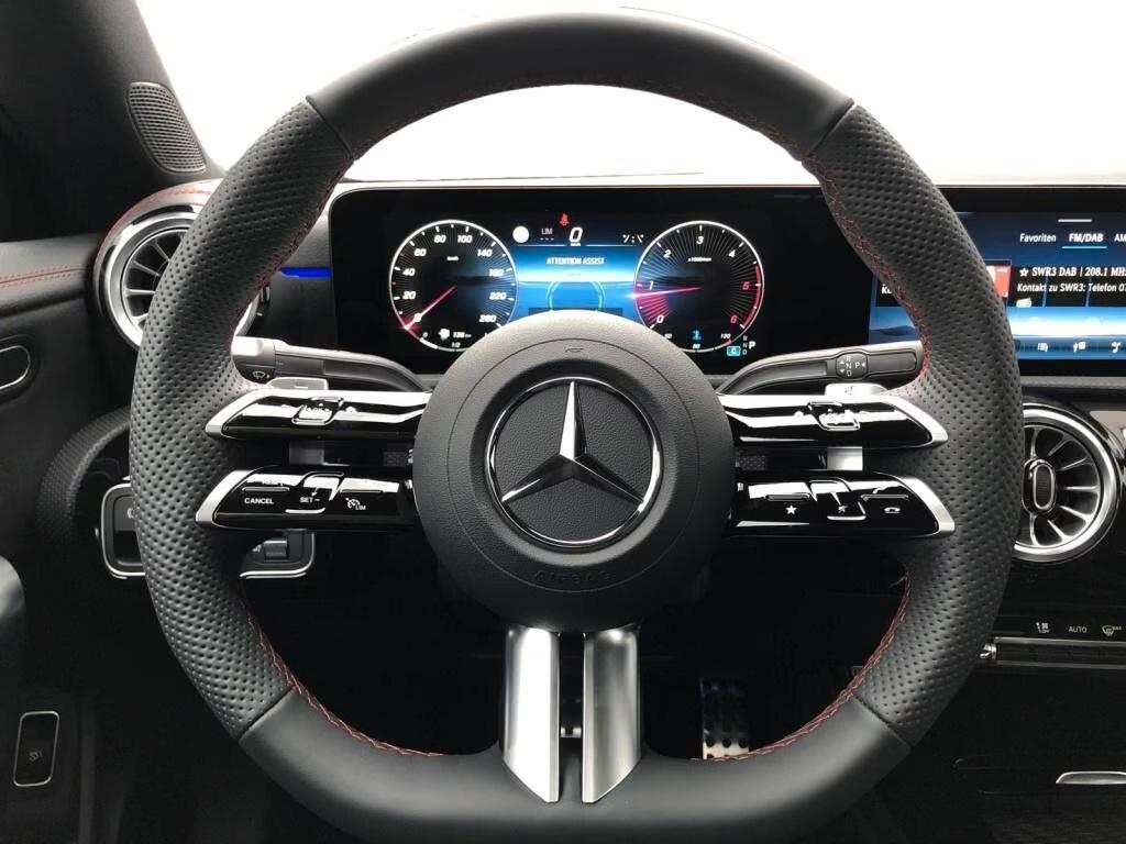 MERCEDES-BENZ*CLA*200D*AMG-LINE*PREMIUM*TETTO*NIGHT*MULTI-BEAM*