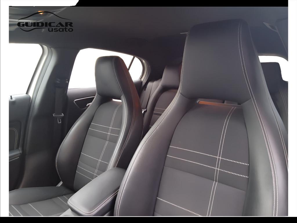 Mercedes-Benz GLA-X156 2014 - GLA 220 d (cdi) Sport 4matic 170cv auto