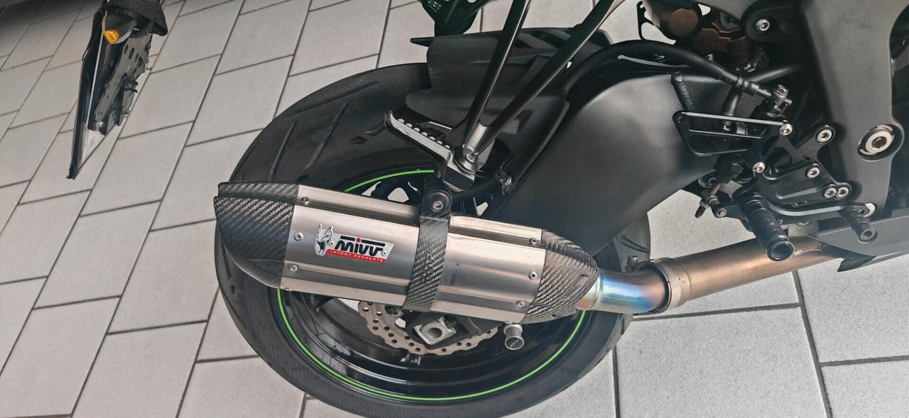 Kawasaki Ninja 600 ZX-6R RACING