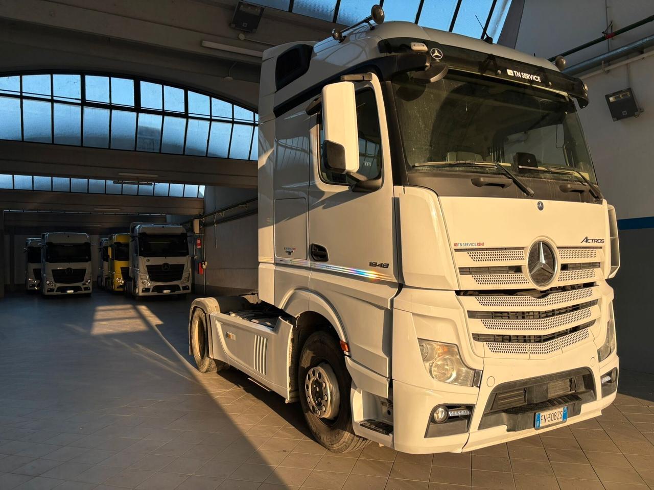 Mercedes Benz 1848 StreamSpace