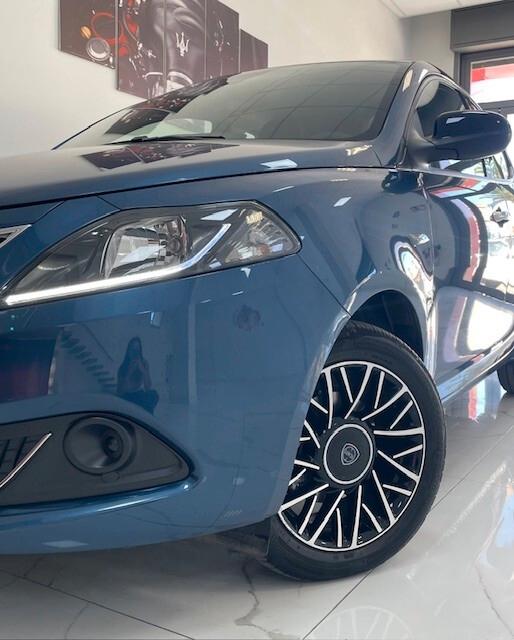 Lancia Ypsilon 1.0 FireFly 5 porte S&S Hybrid Platino 4.500km