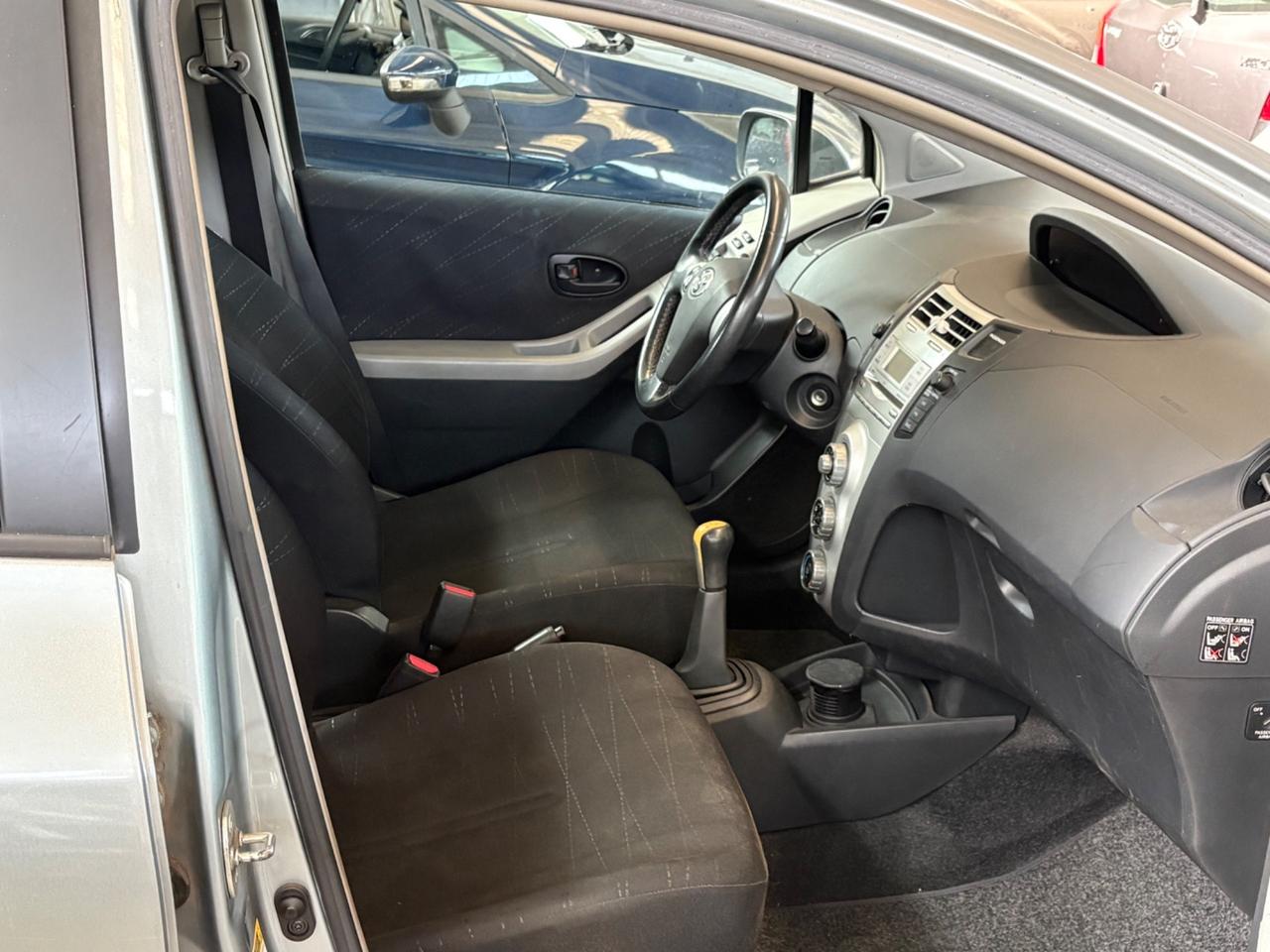 Toyota Yaris 1.0 5 porte Sol