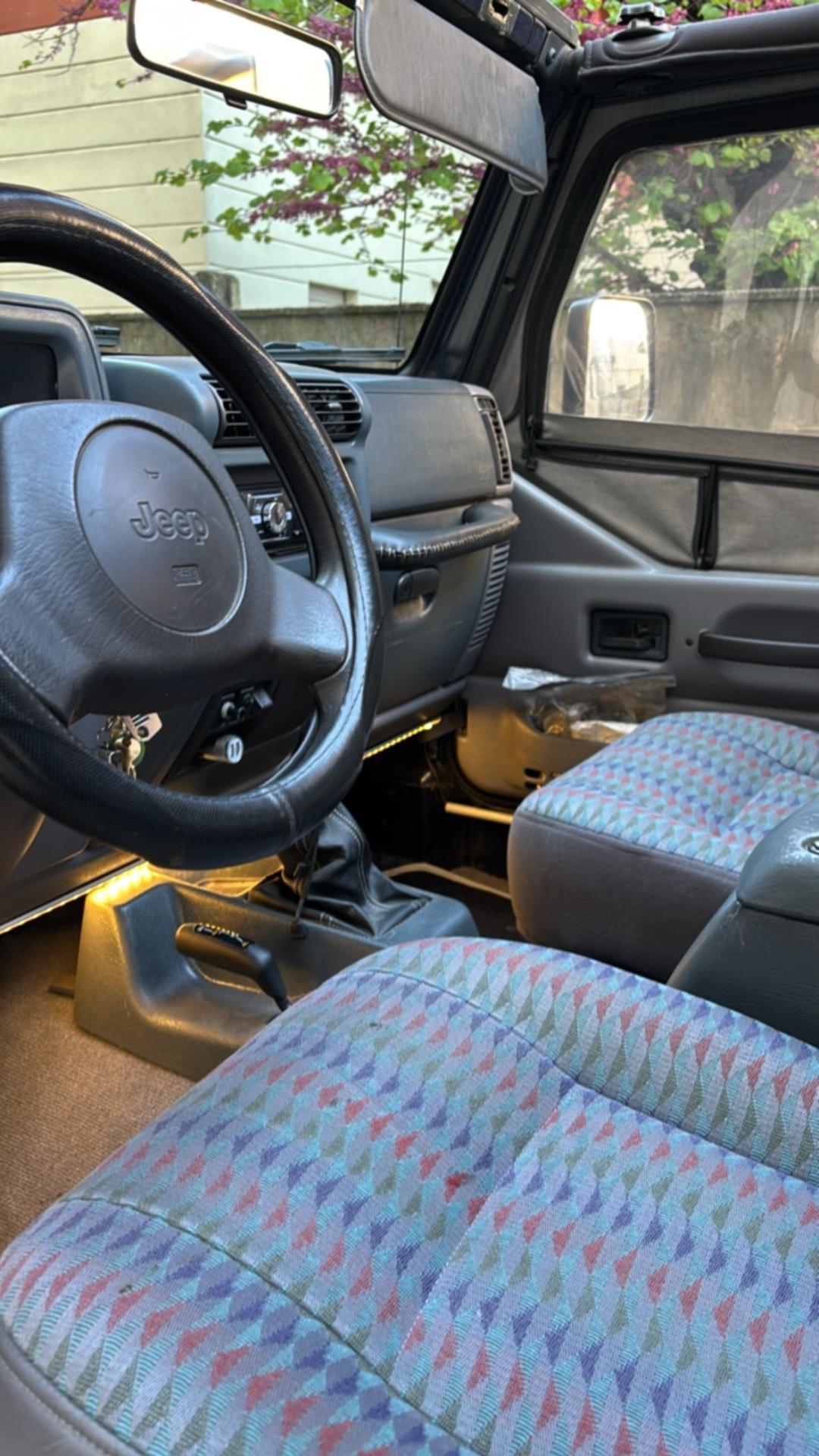 Jeep Wrangler 2.5 cat Soft top (EU)