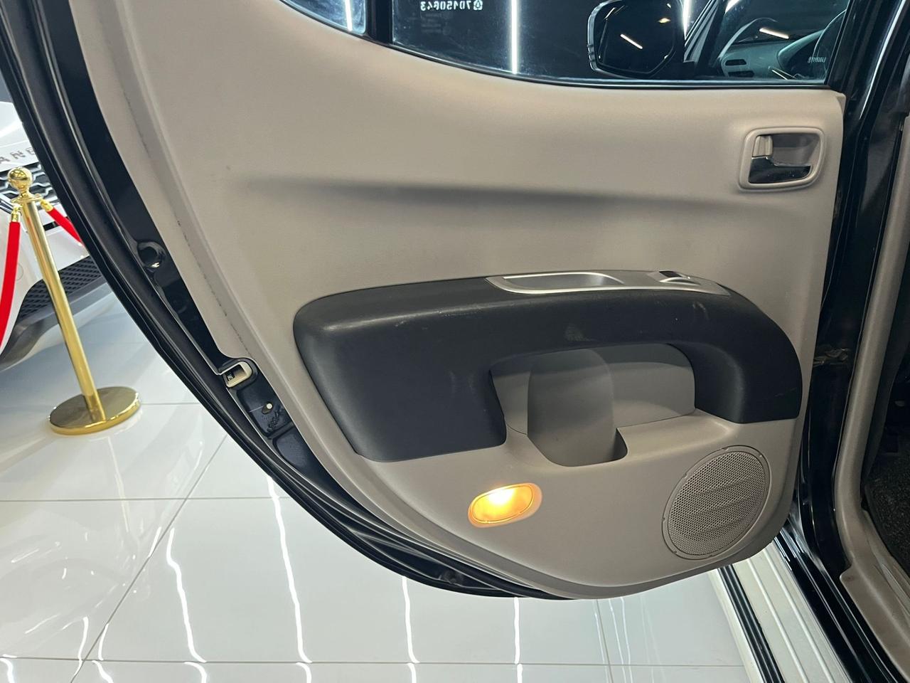 Mitsubishi L200 2.5 DI-D/136CV UNICO PROPRIETARIO Double Cab Intense