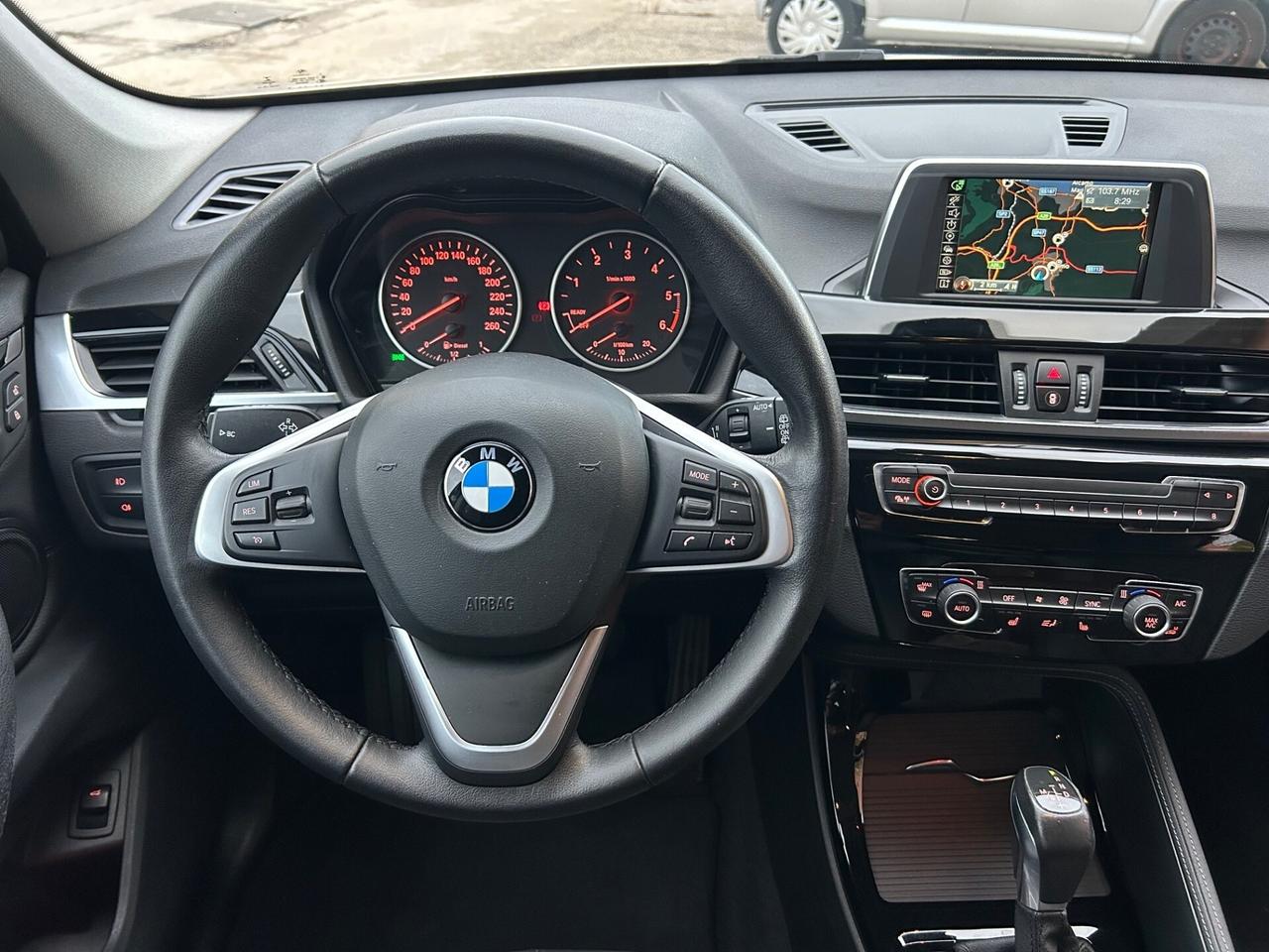 Bmw X1 xDrive20d xLine. Strafull !!!