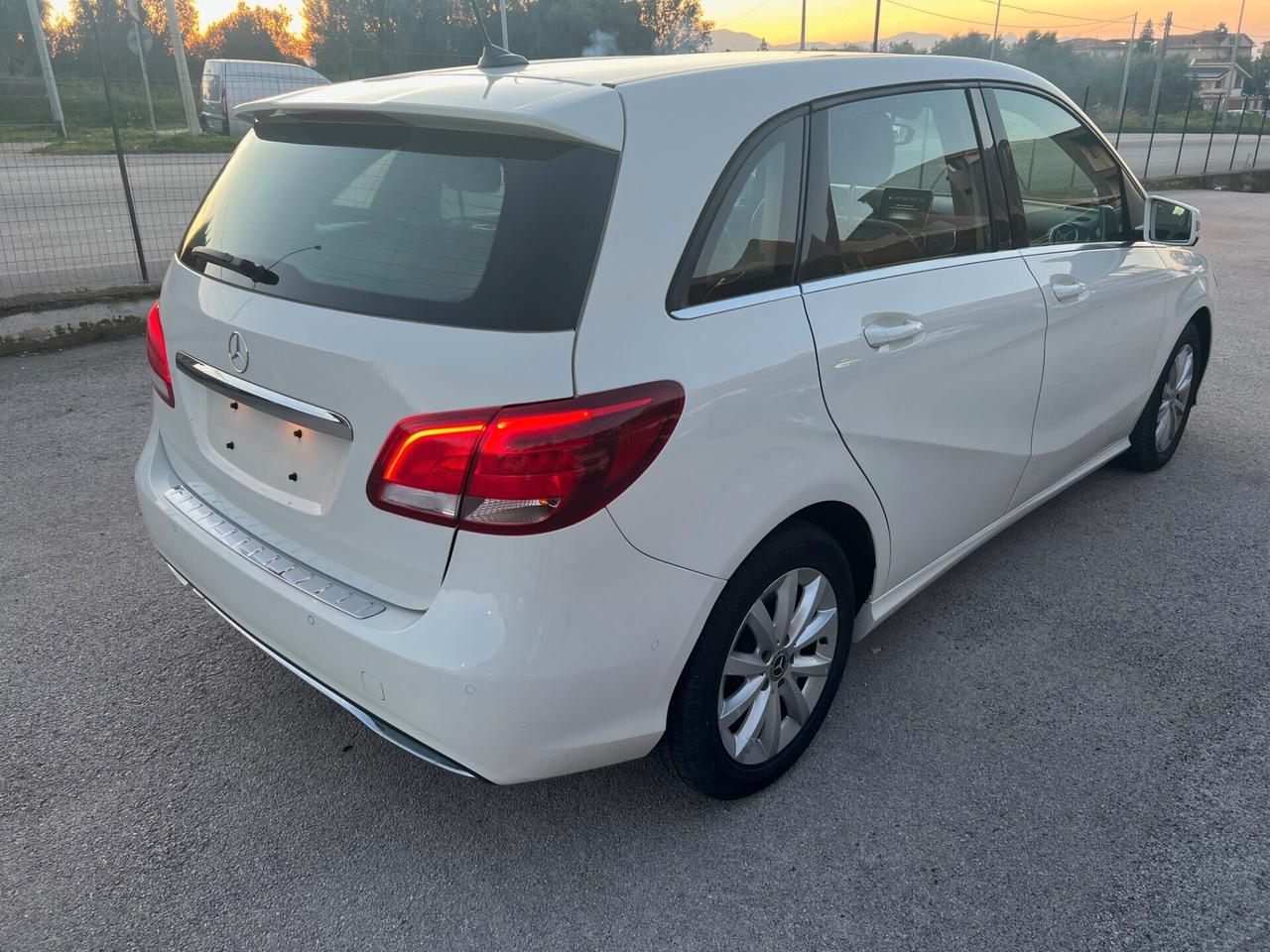 Mercedes-benz B 200 136CV Automatic 2018