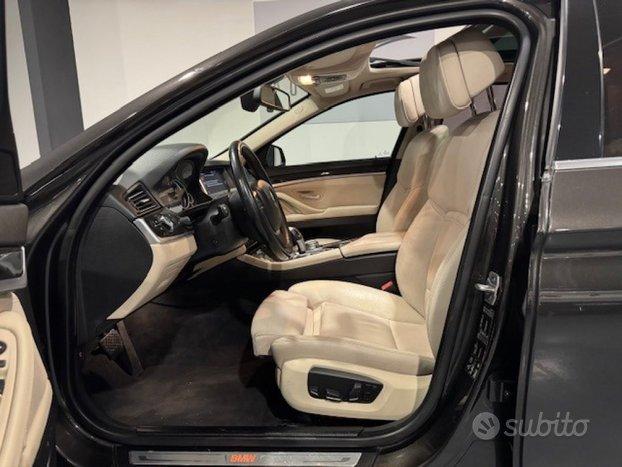 BMW 520 d xDrive Luxury Line/TETTO PANORAMICO