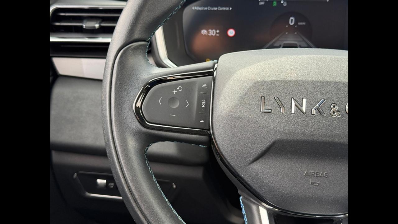 Lynk & Co 01 - 01 1.5 td phev auto