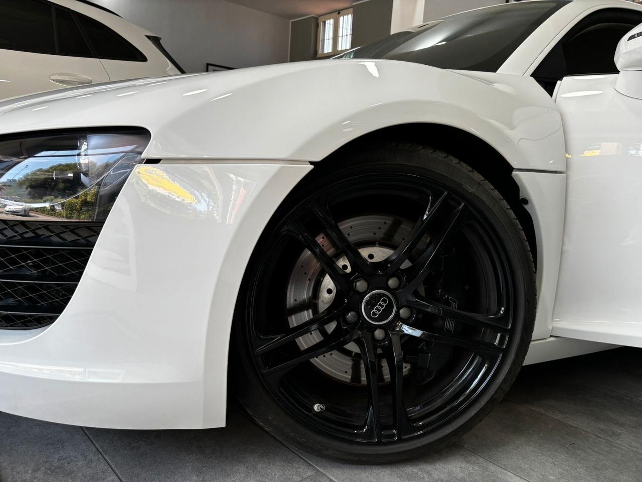 AUDI R8 V8 COUPE' 4.2 430CV R-TRONIC