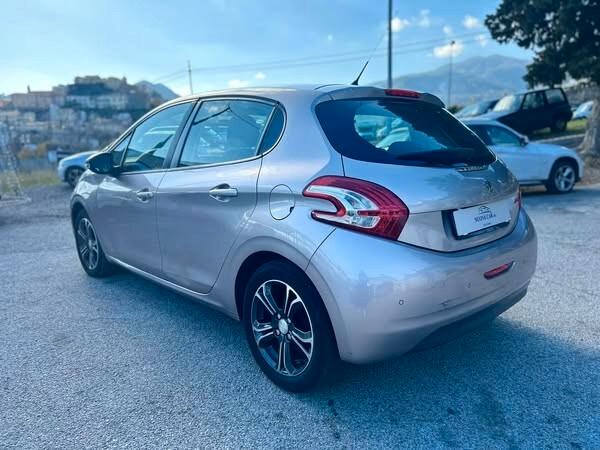 Peugeot 208 1.4 HDi 68 CV 5 porte Allure