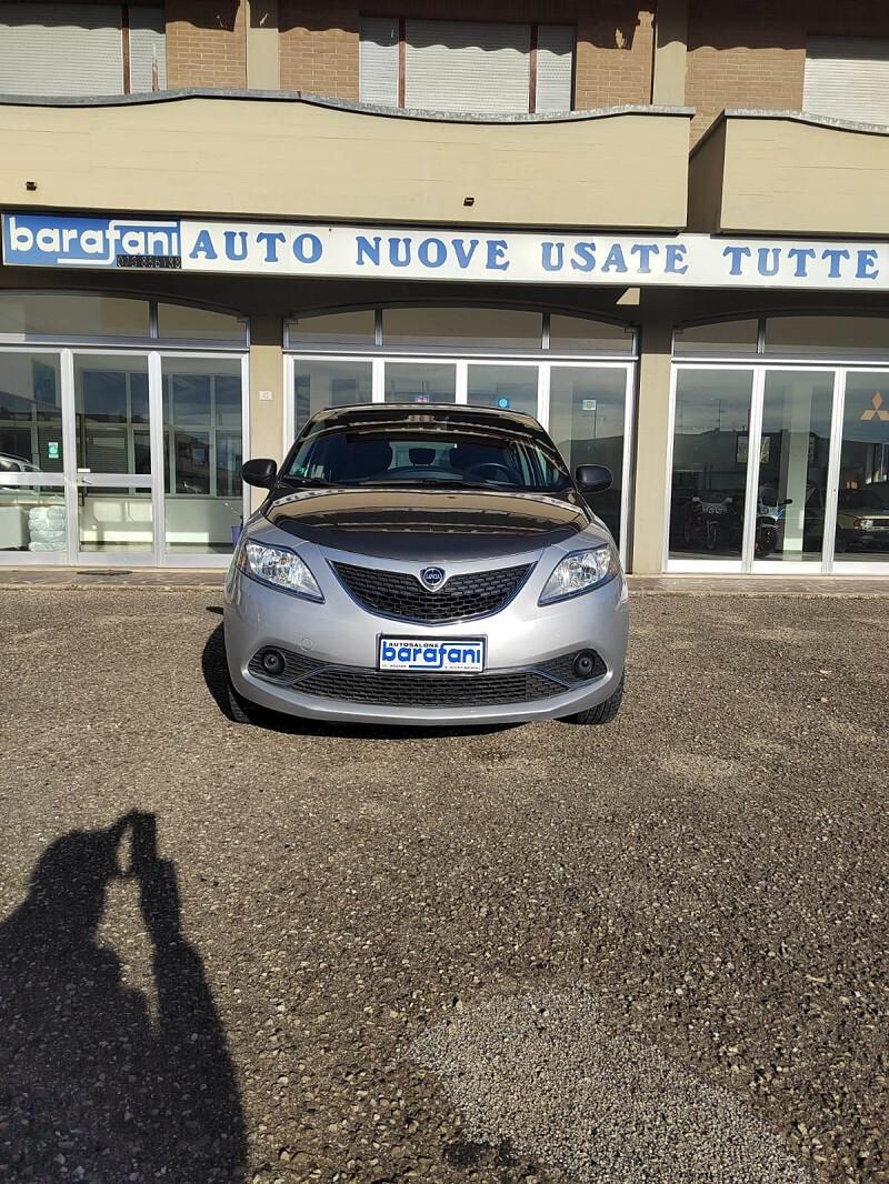 Lancia Ypsilon 1.2 69 CV 5 porte Silver