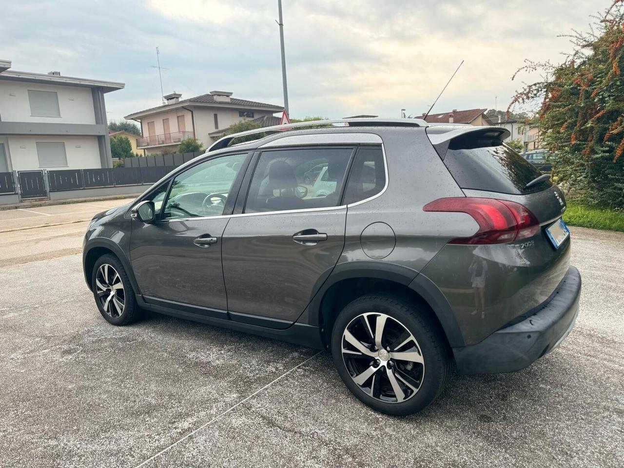 Peugeot 2008 BlueHDi 100 GT Line
