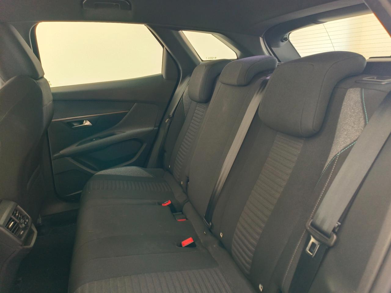 Peugeot 3008 BlueHDi 130 S&S EAT8 Active Pack