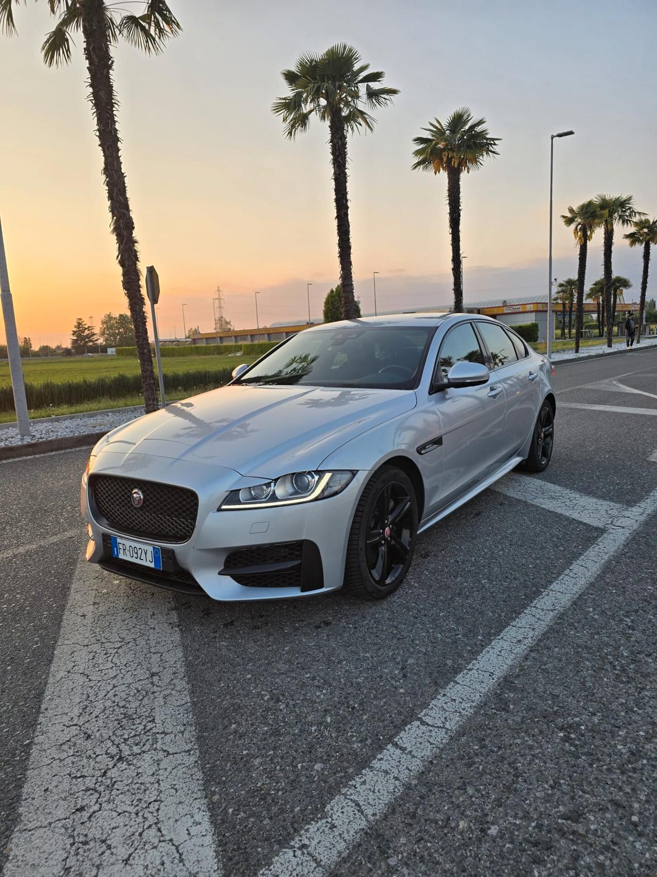 Jaguar XF 2.0 D 240 CV AWD aut. R-Sport