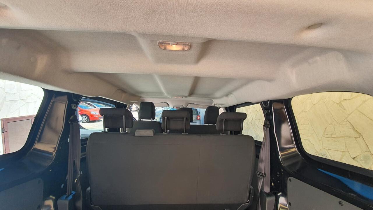 Peugeot Expert BlueHDi 100 S&S PC-TN Combi Compact