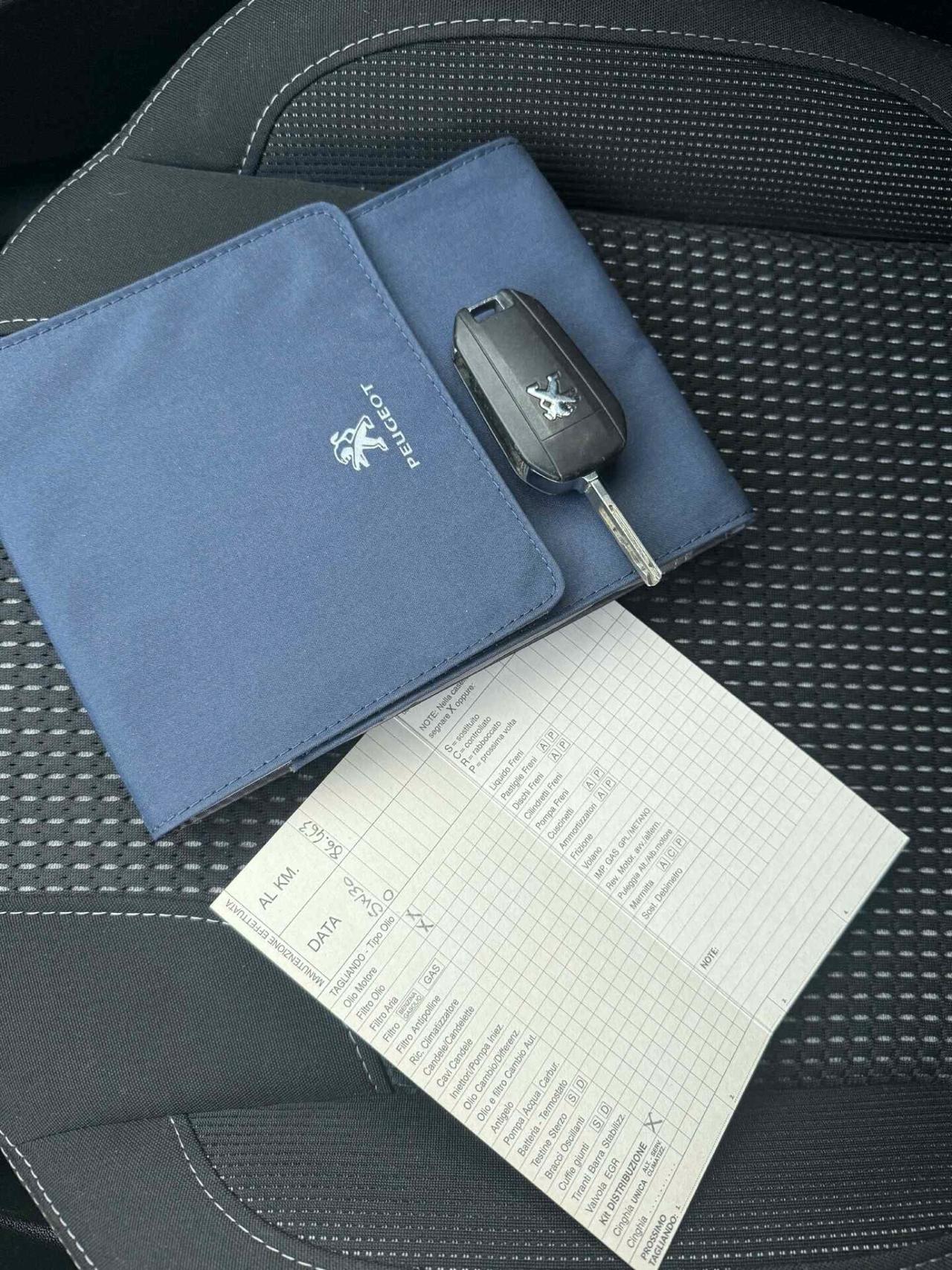 Peugeot 208 PureTech Allure 1.2 BENZINA 2015