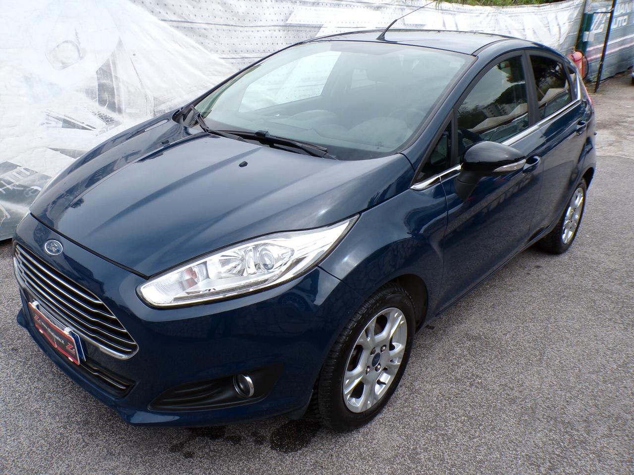 Ford Fiesta 1.4 5 porte GPL Black & White Edition
