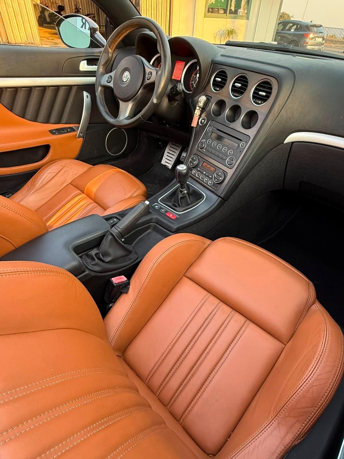Alfa Romeo Spider 1750 TBi