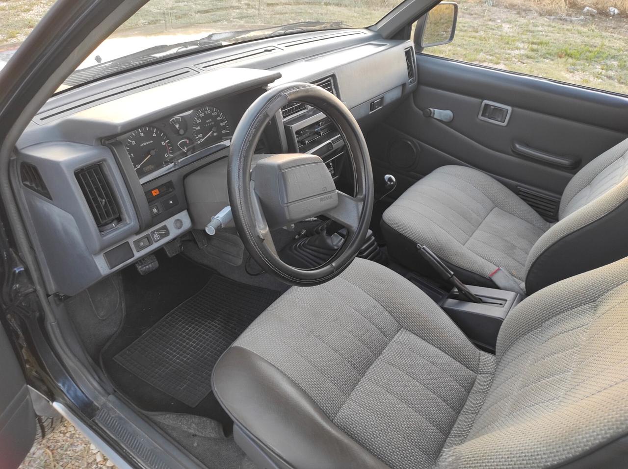 Nissan King Cab 2.5 Diesel - 4x4 GANCIO TRAINO
