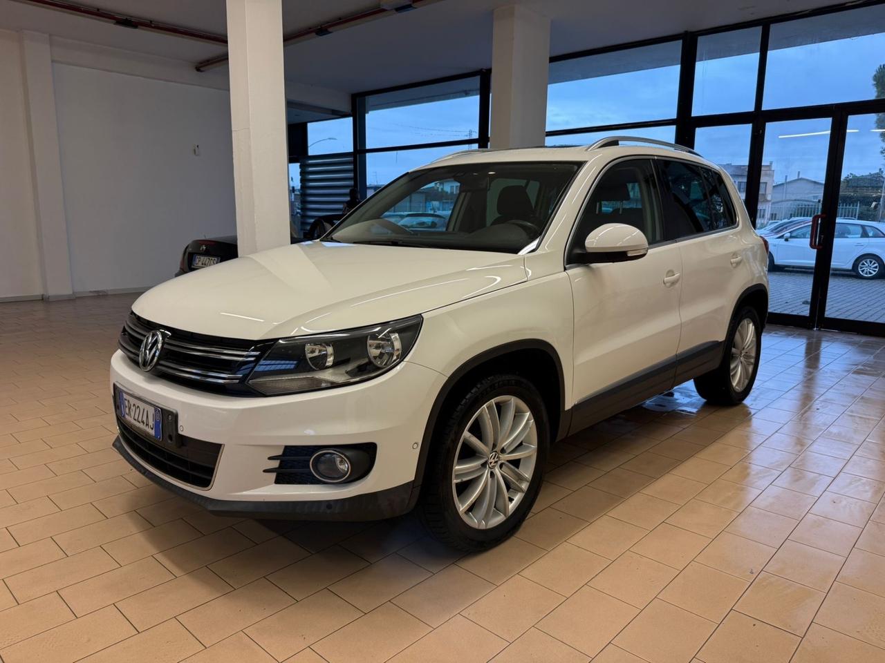 Volkswagen Tiguan 2.0 TDI 140 CV Business Sport e Style BlueMot. Tech