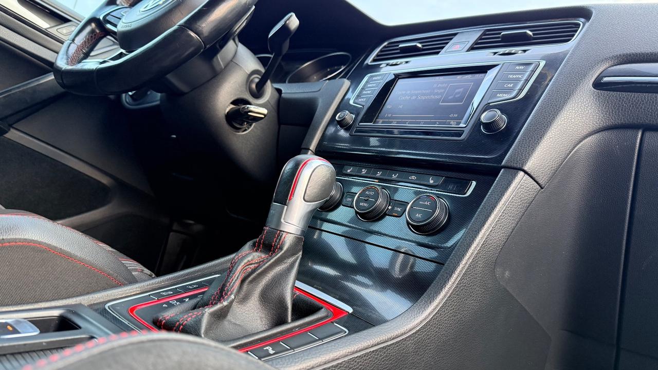 Volkswagen Golf 7 GTI 2.0 DSG