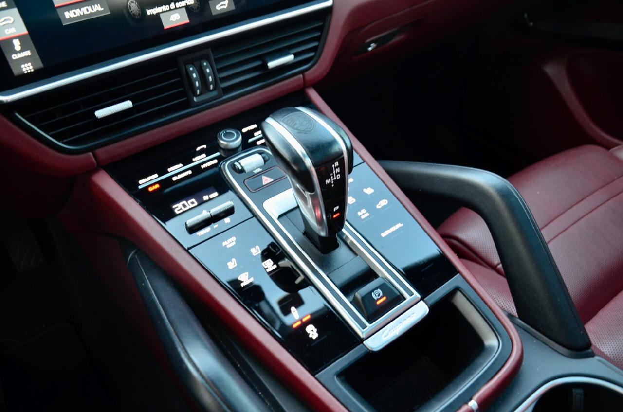 PORSCHE CAYENNE COUPE 3.0 PLUG-IN E-HYBRID 462cv TIPTRONIC, UFF ITALIANA, TETTO, BOSE, SPORT CHRONO, MATRIX, SCARICO, SOSPENSIONI PNEUMATICHE, ROSSO CARTIER, 21", PERMUTE