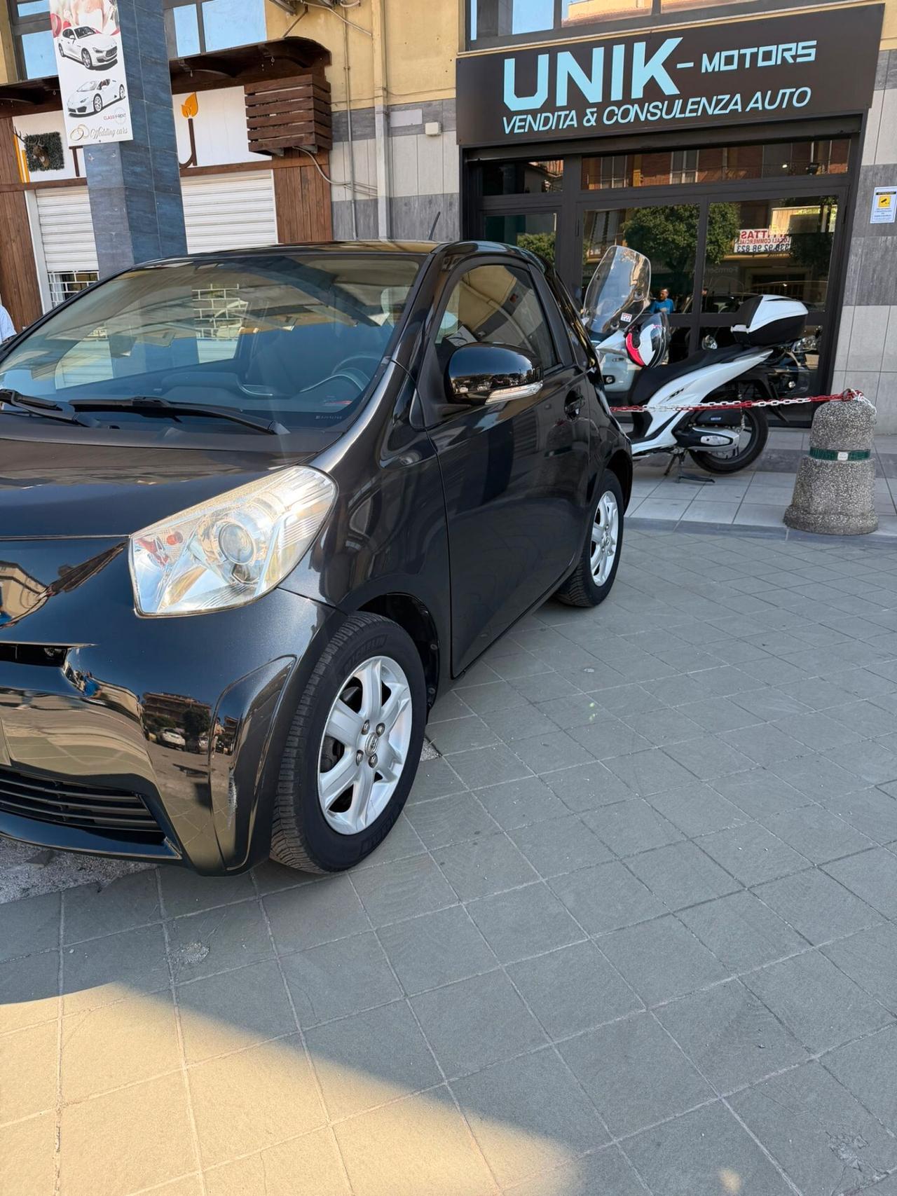 Toyota iQ super accessoriata