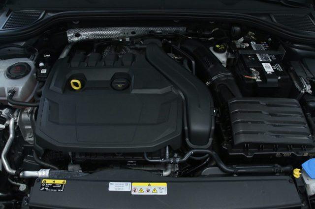VOLKSWAGEN Golf 1.5 TSI 150 CV EVO ACT R-Line IQ.Light LED