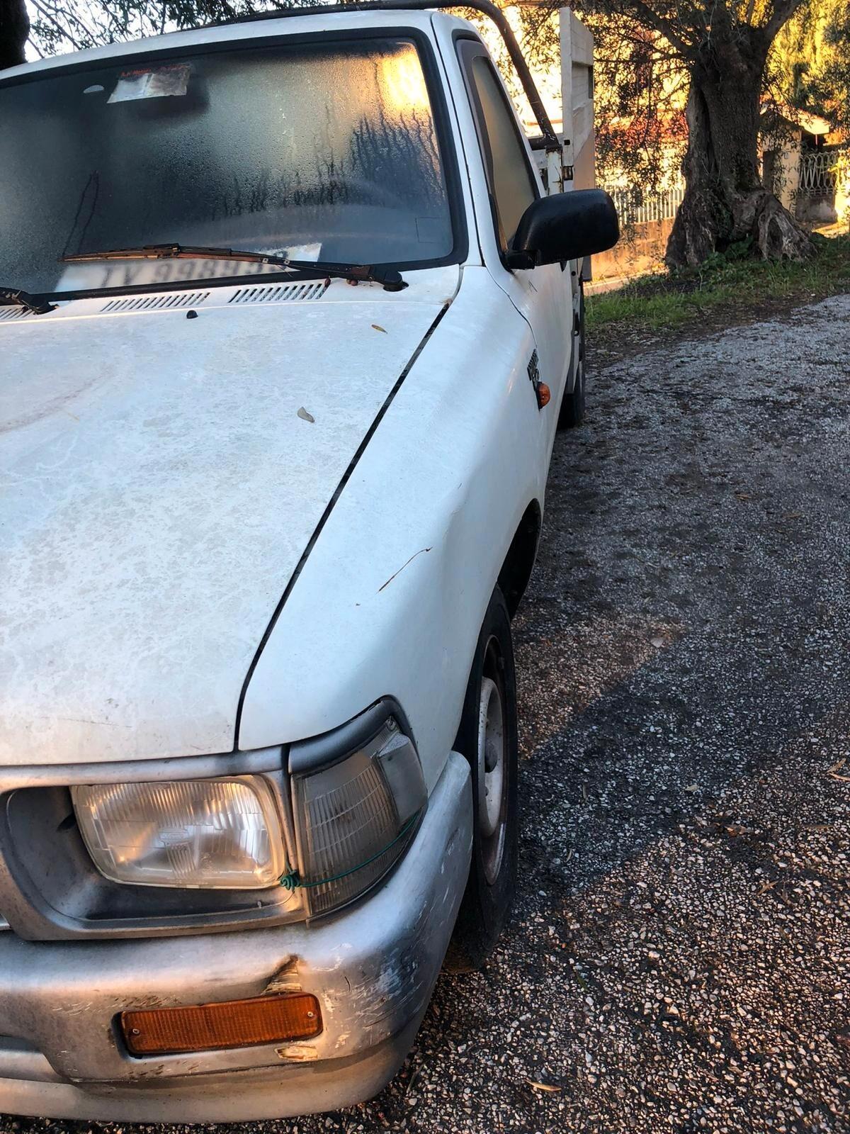 Toyota Hilux 2.4 diesel Pick-up