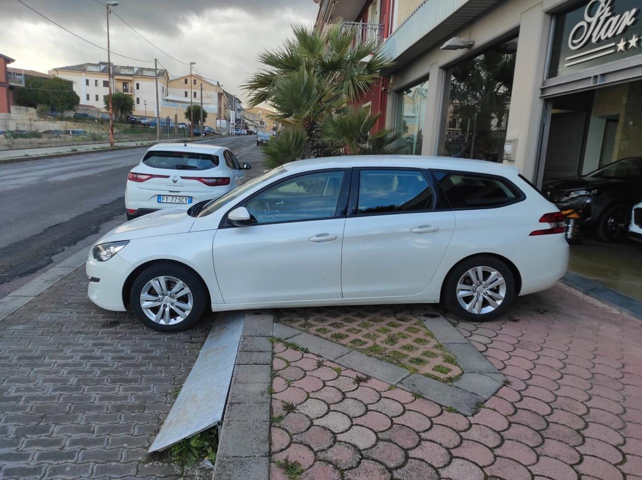 Peugeot 308 1.6 e-HDi 115 CV Stop&Start Business