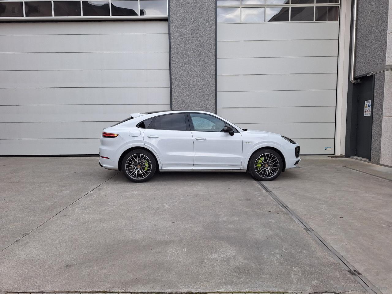 PORSCHE Cayenne Coupé 3.0 V6 E-Hybrid PlatINUM TETTO CARBONIO