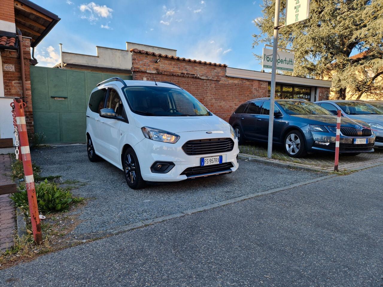 Ford Tourneo Courier 1.0 100CV "41.500 km" Carplay, Sensori post., Navi