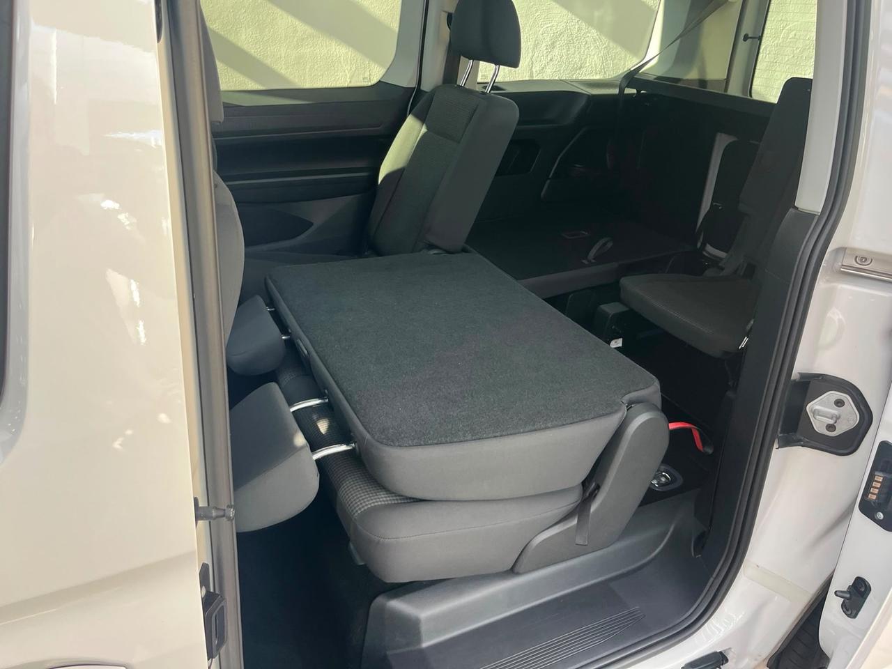 Volkswagen Caddy 2.0 TDI 102 CV Space Maxi 7 POSTI