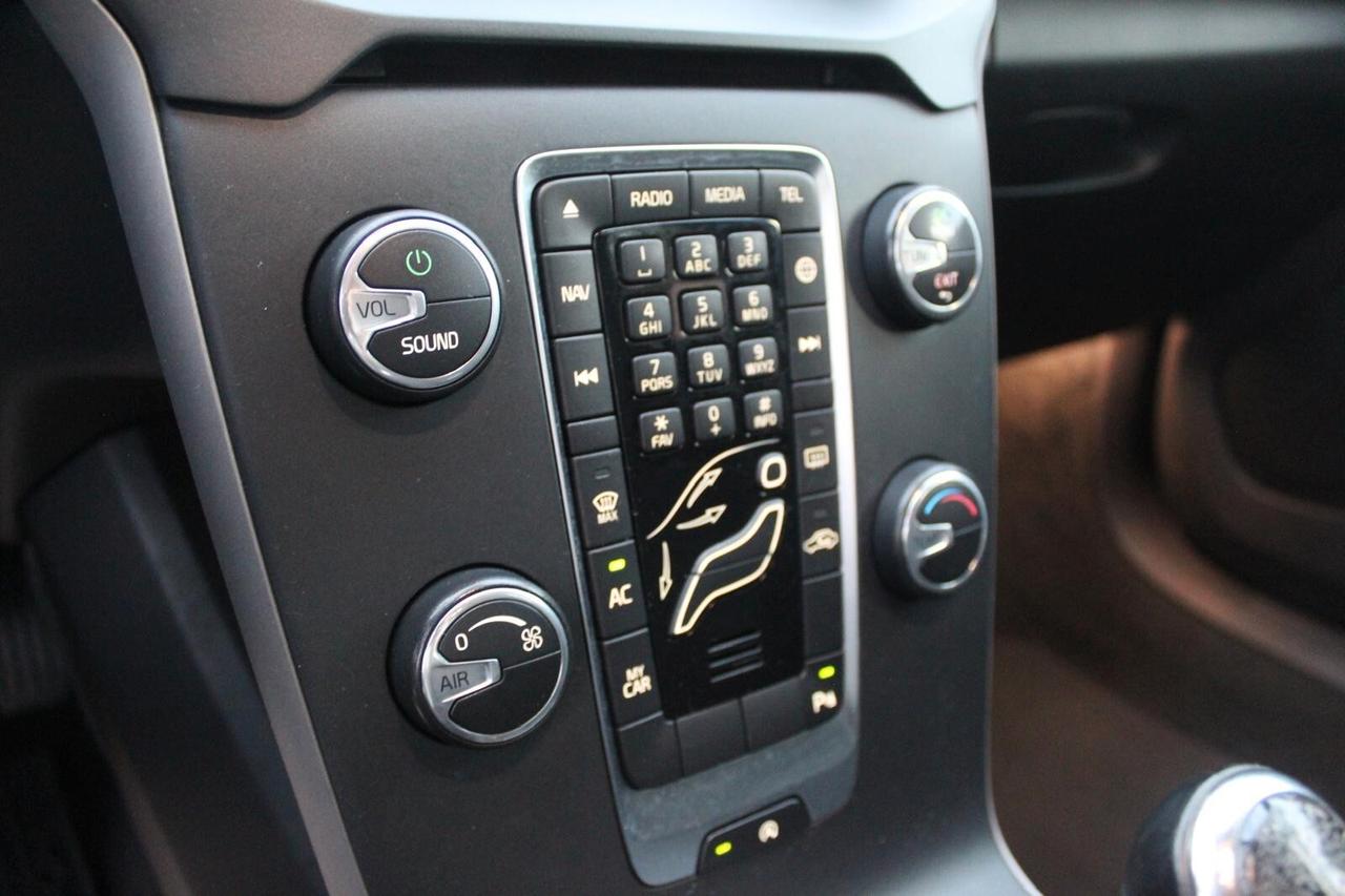 Volvo V40 Cross Country D2 1.6 Powershift Momentum