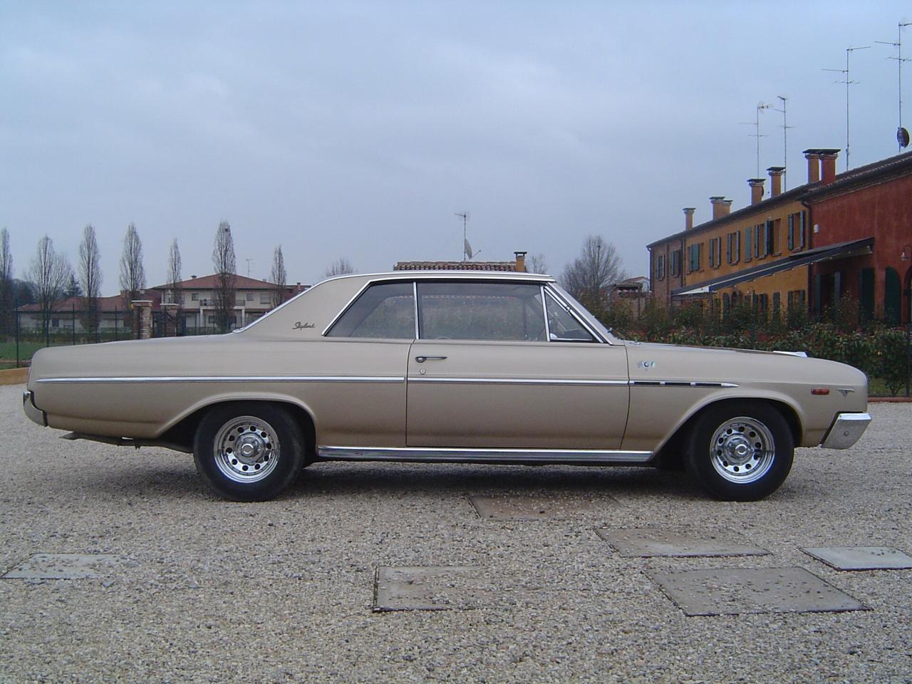 Acquistiamo veicoli usati d'occasione - auto, camper, barche