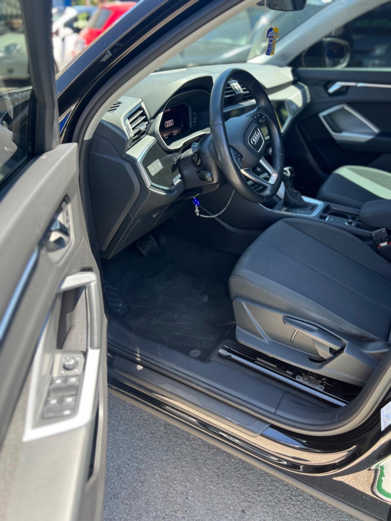 Audi Q3 35 TDI S tronic Business Advanced